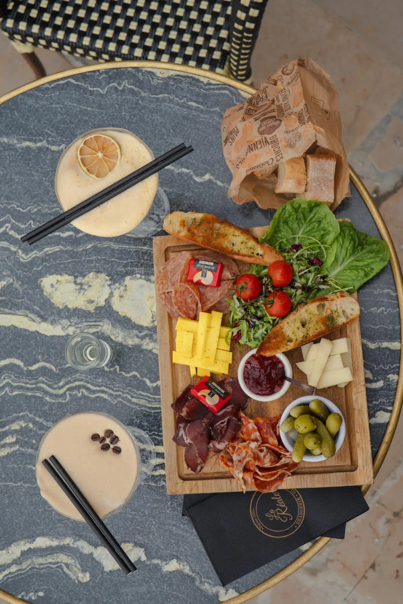 Brasserie au port de toulon présentation